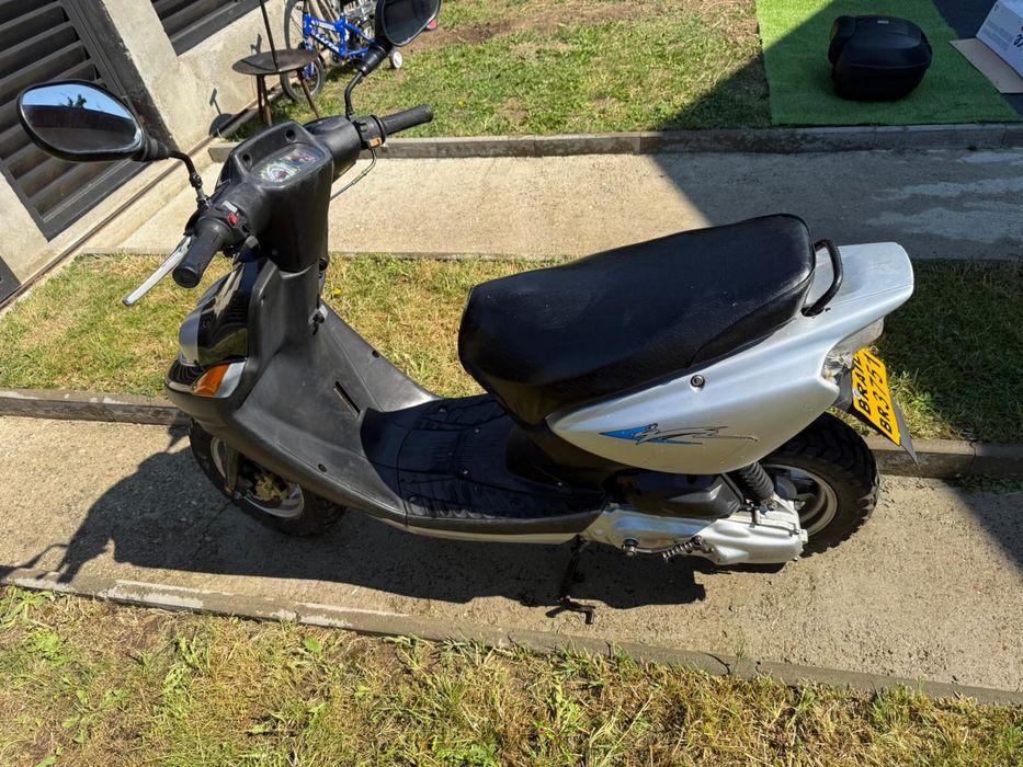 Vand scutere piaggio liberty si yamaha booster