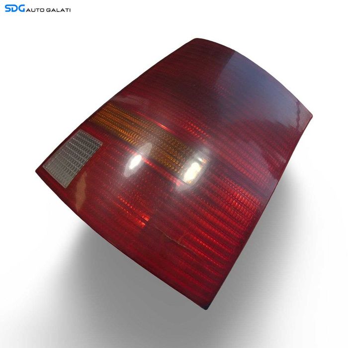 Stop Lampa Tripla Dreapta Volkswagen Bora Break Combi 1998 - 2005 Cod 1J9945096P ( Fisura in Coltul Dreapta Jos ) [L9960]