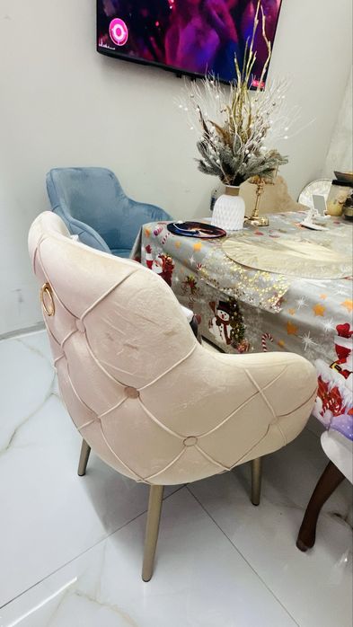 Прекрасные новые стулья!