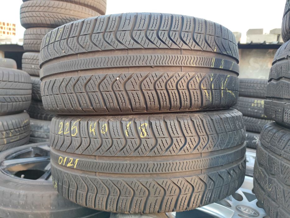 2бр Всесезонни Гуми 225 40 18 - Pirelli - DOT 2021
