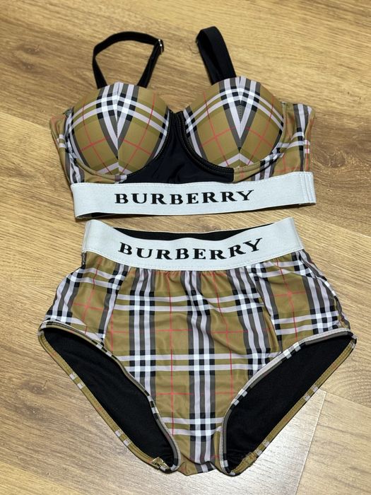 Noi BB costum de baie