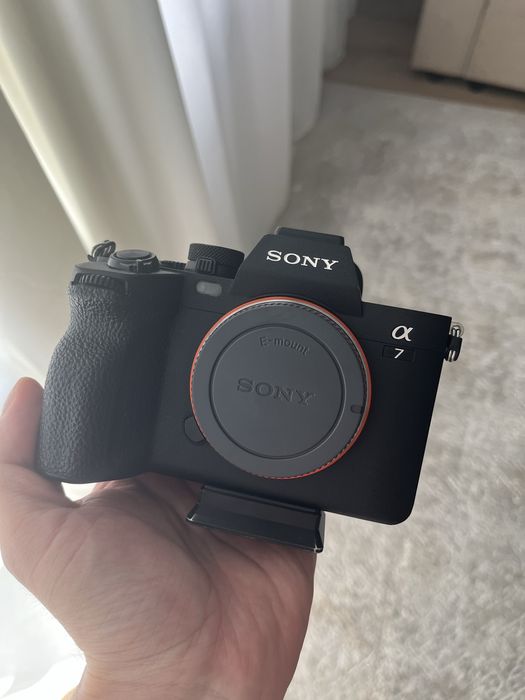 Sony a7iv.  body