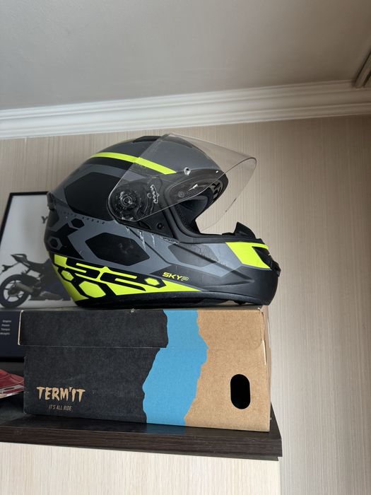 Продам б/у мотошлем L52