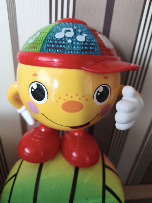 Танцуваща, музикална топка на български език  "Thinkel star"