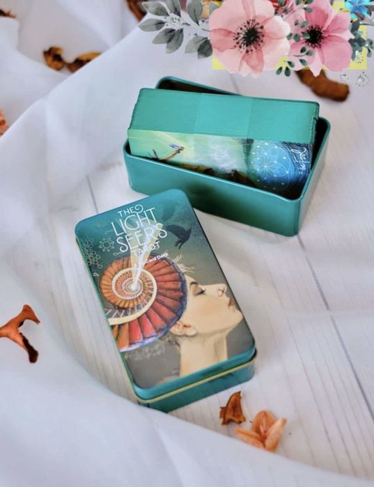 Карты таро, новые в упаковки, прислали с Америки