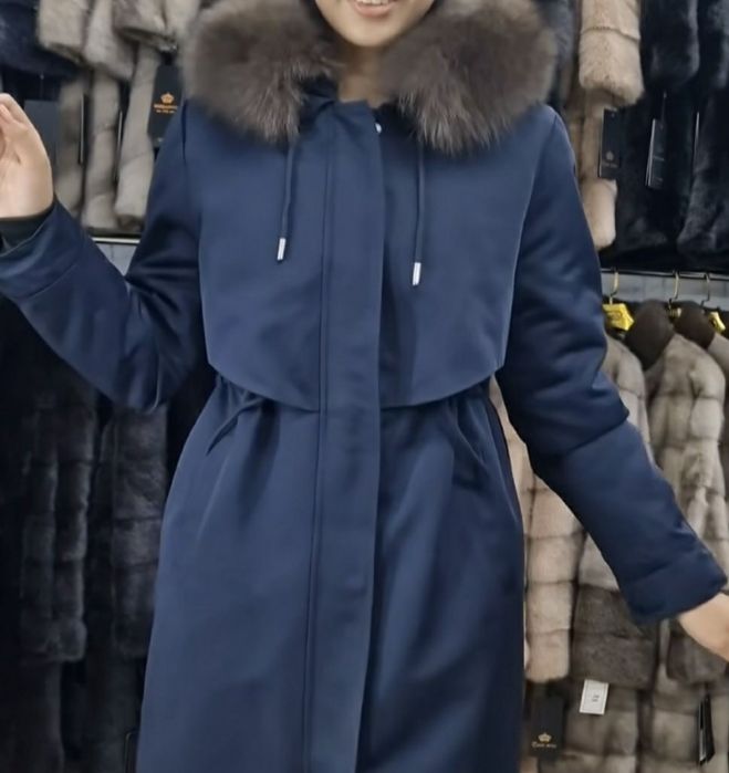 Продам куртки и шапки