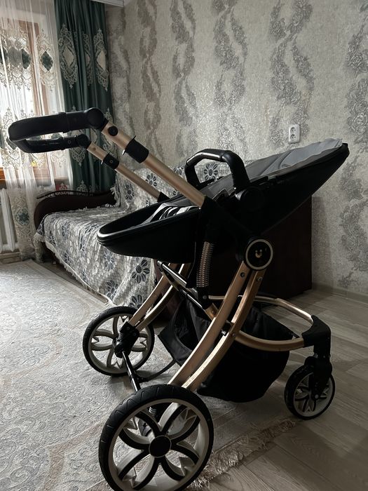 Продается красивая коляска