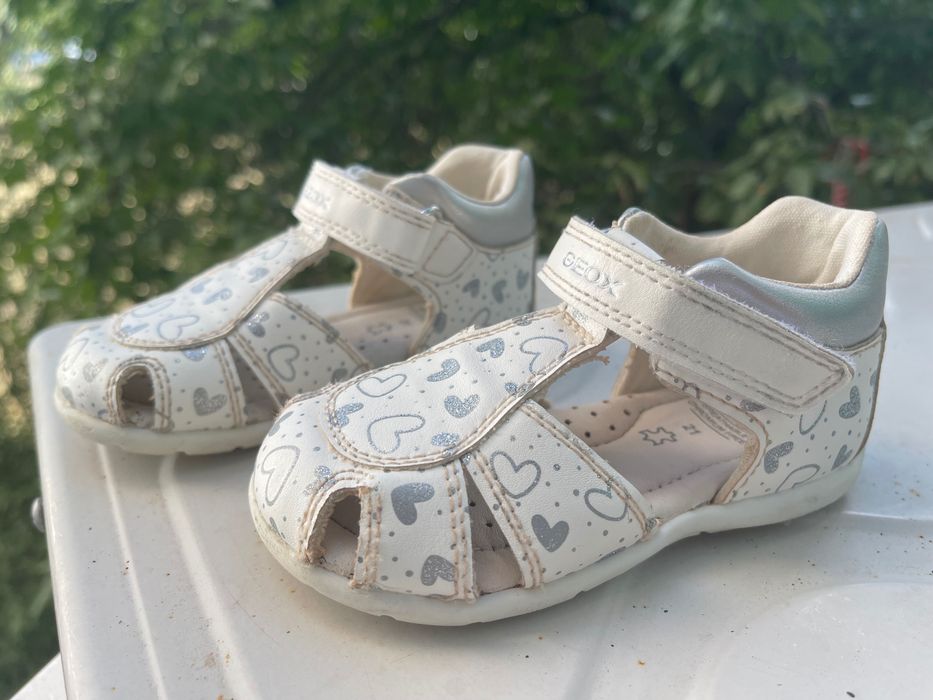 Момичешки сандали Geox