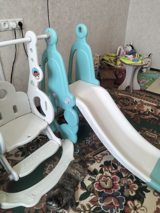 Продам качели с горкой