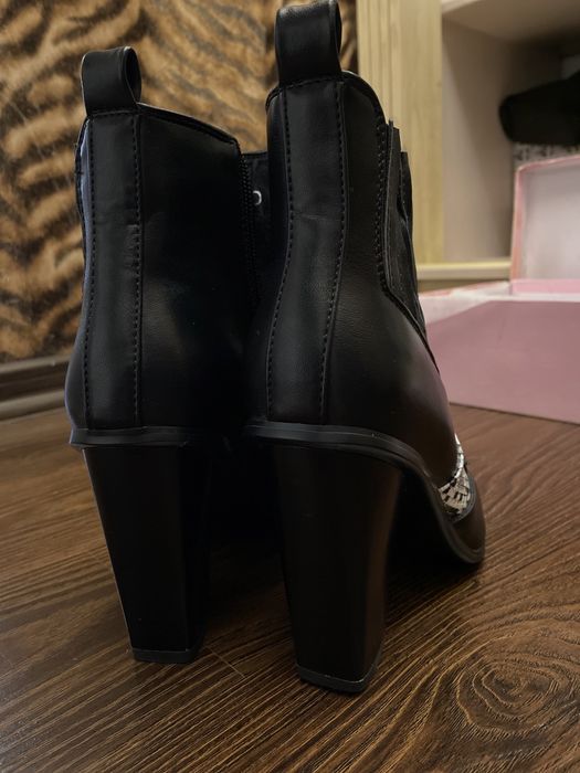 Продаю ботиночки/полусапожки/казачки