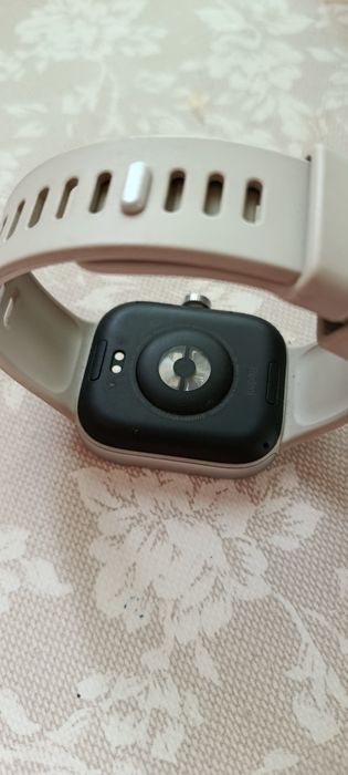 Продам часы Redmi watch 4 оригинал с коробкой и зарядкой