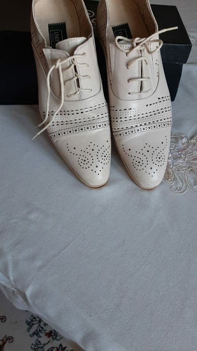 Продам обувь 40 рр