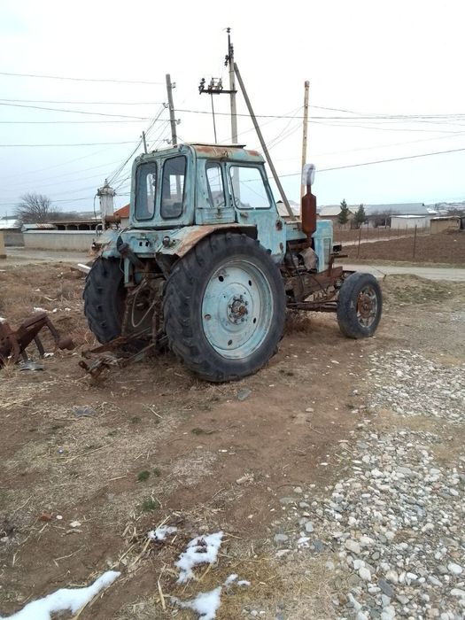 Belarus traktor sotiladi 80