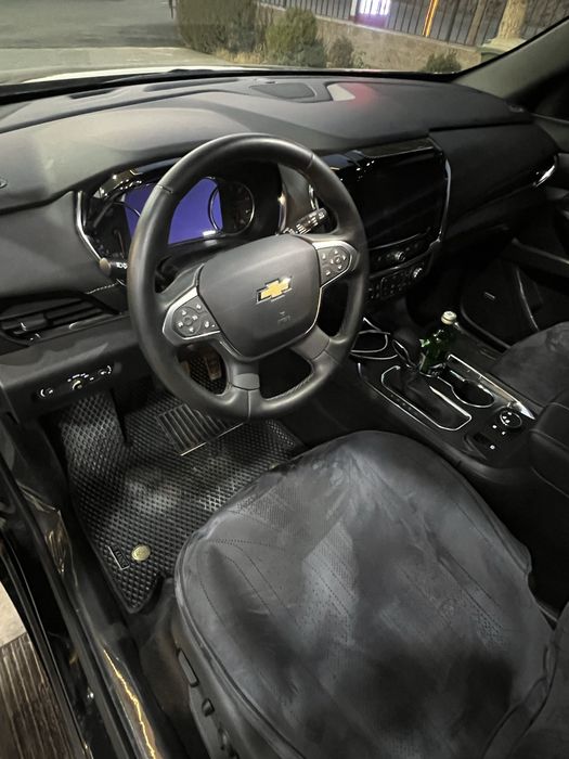 Chevrolet Traverse 2023 год 13000 км автоматический порог