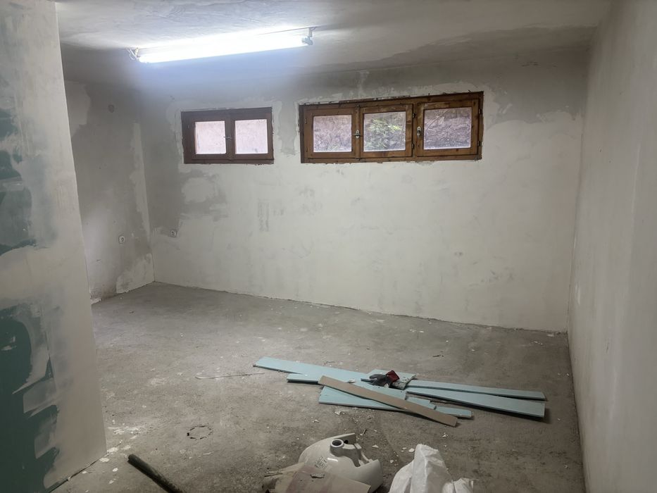 Магазин на две нива Варна Колохозен пазар ул.Кракра