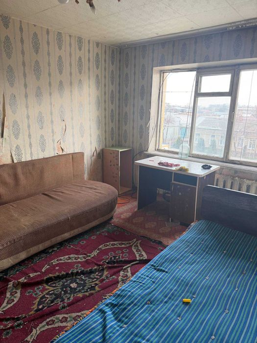 продаю 1/3/3 ком квартира на рисовый базар в доль дорога