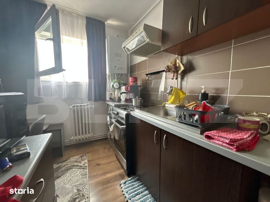 Apartament cochet cu 3 camere, 57 mp, balcon, 2 locuri de parcare si b