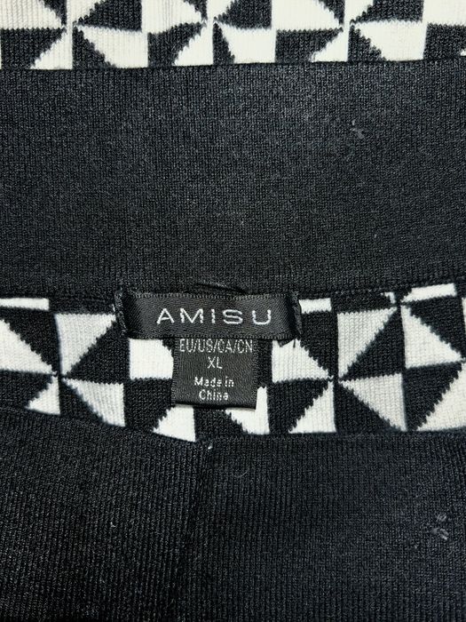 Vând fustă damă, scurtă