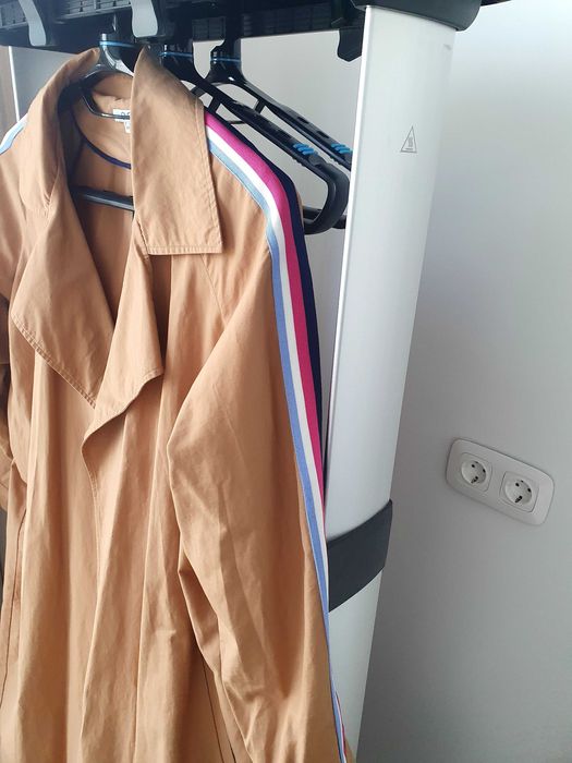 Продам женский тренч с лампасами