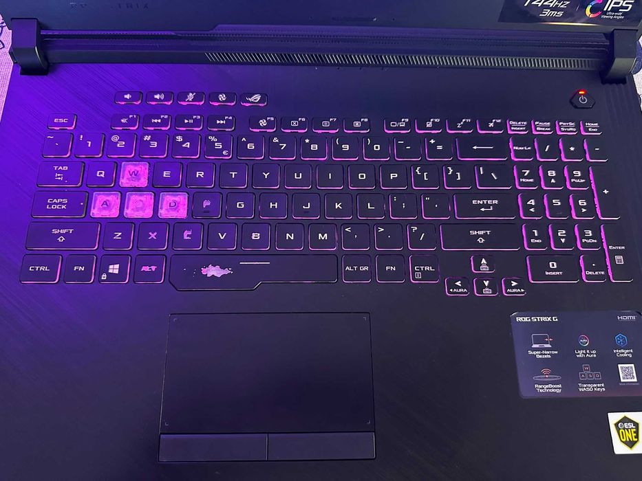 ASUS Rog Gtx1660ti i7-9750H 17" 144Hz IPS
