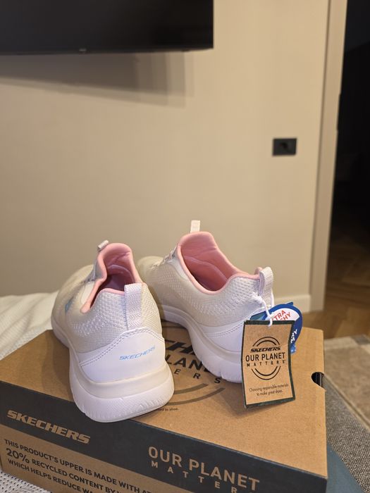 Skechers noi nouti, cutie originala