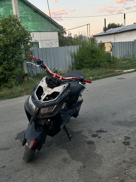 Продам мопед скутер м8