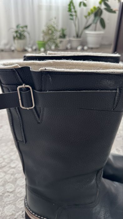 Продам обувь/ унты