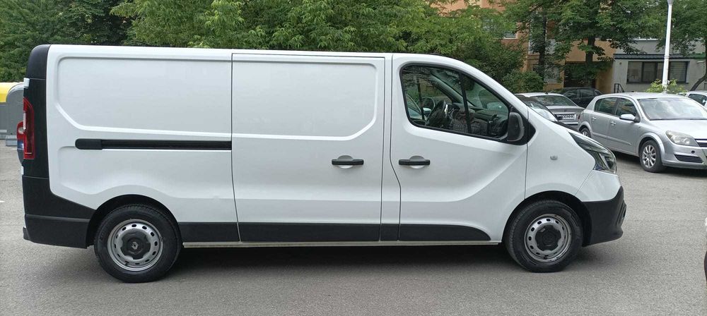 RENAULT Trafic 2020 — imagine 2