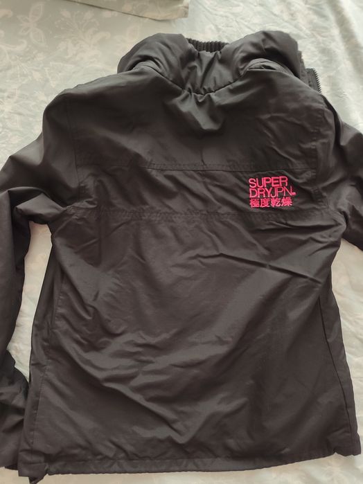 Страхотно  яке superdry