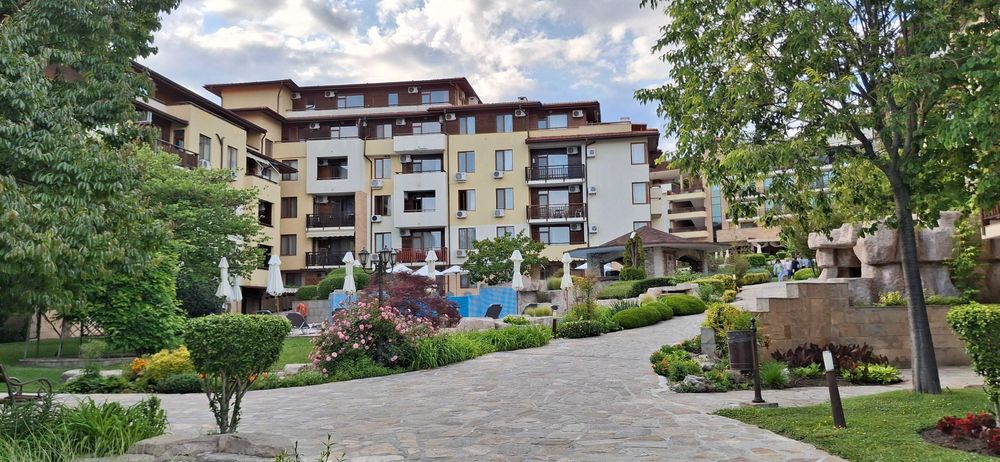 Продава се Тристаен апартамент в Свети Влас - 83 кв.м за 1988 €/кв.м - Снимка #1