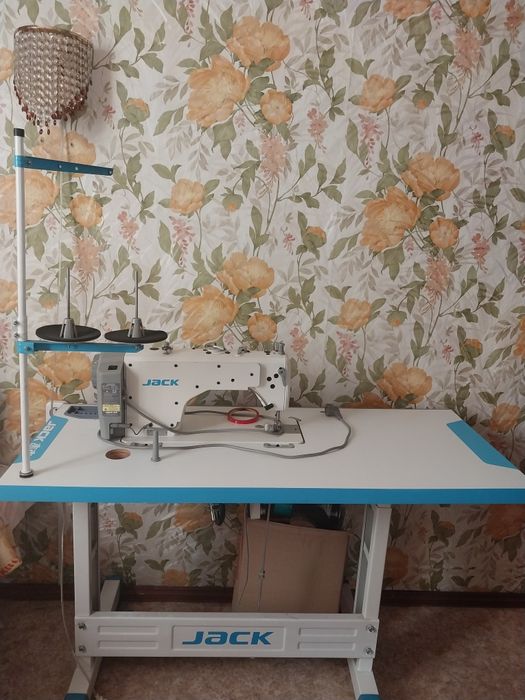 Швейная машинка Jack f4