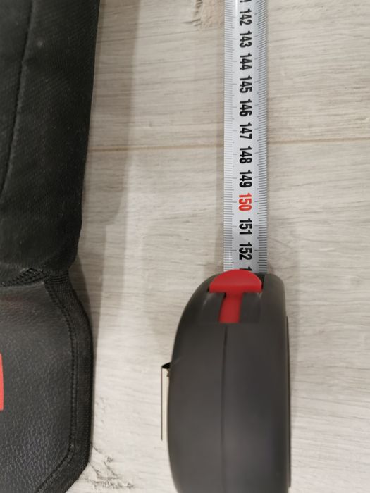 Коллонка со встроенным саббуфером.