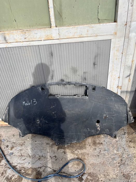 Koра за задна броня Tesla Model 3 17-