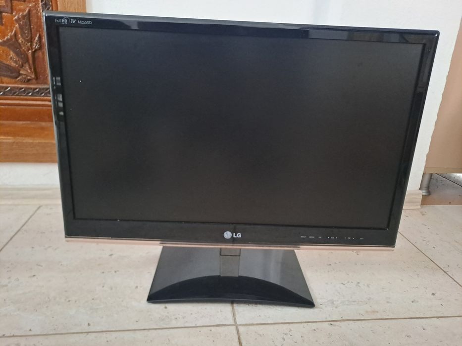 TV  LG diagonala 70cm.
