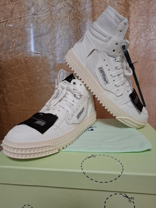 Off white 3.0 . 680 RON