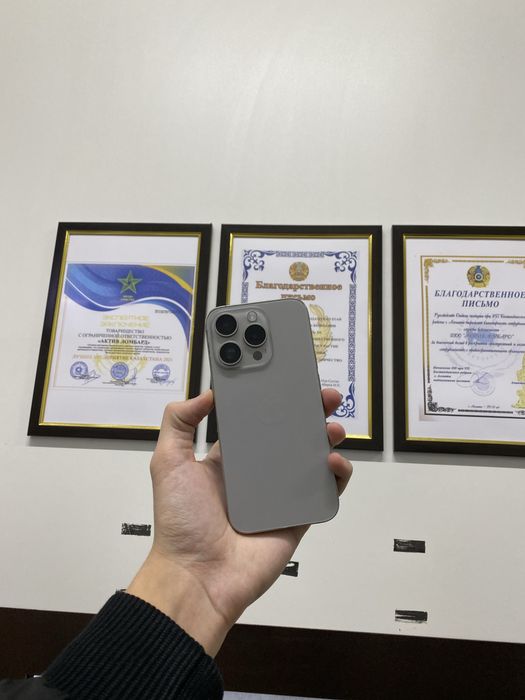 Продам срочно iPhone 15 Pro 256GB