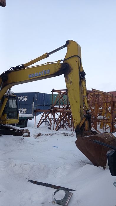 Экскаватор Komatsu