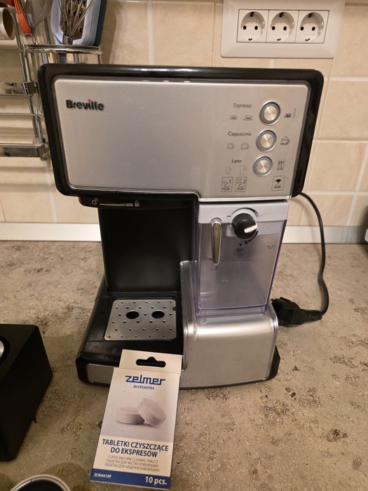 Espressor de cafea breville  Prima Latte
Utilizat 
Funcționează 

http