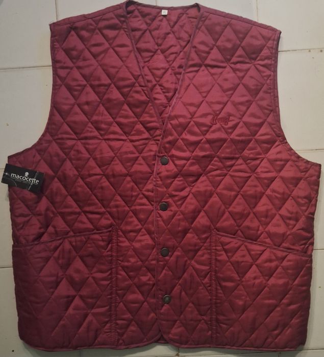 Дамско елече цвят Бордо.