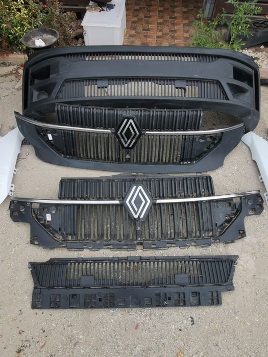 Bara grila aripa stânga dreapta radiatoare Renault master 5 2024/2025/2026
