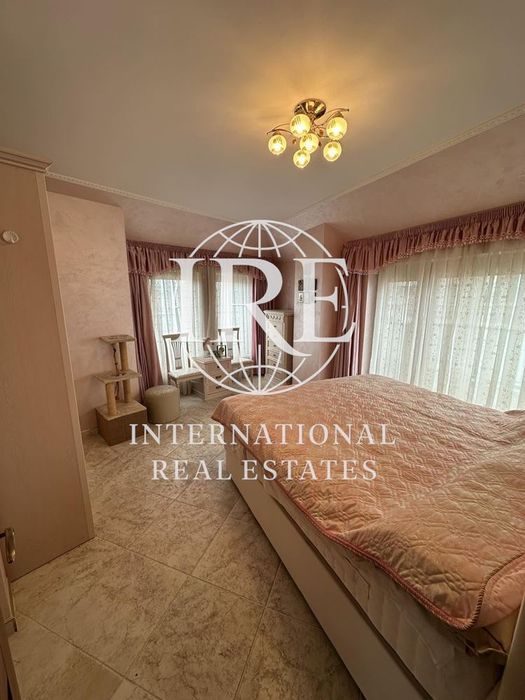 Продава се Четиристаен апартамент в Варна, Център - 188 кв.м за 1112 €/кв.м - Снимка #11