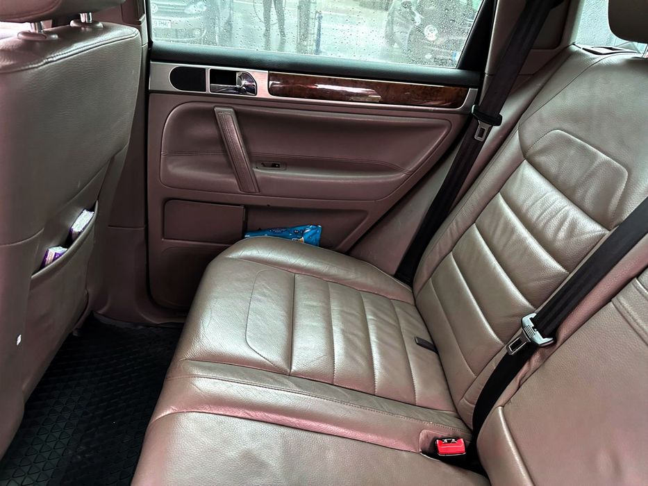 Vând Volkswagen Touareg diesel V6 TDI 3.0 Automat 4x4 permanent perne aer an 2008 înmatriculat