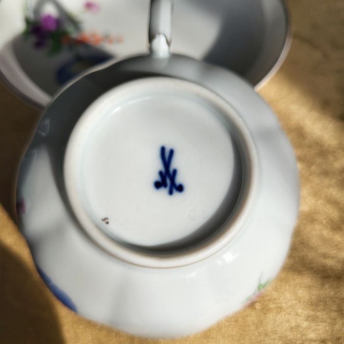 Антикварная чайная пара