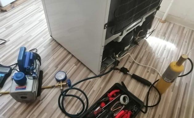 ремонт холодильников, морозильников и витрин