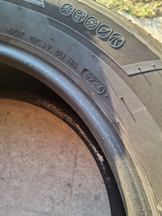 2 Anvelope m+s  235 60 r18 Hankook
