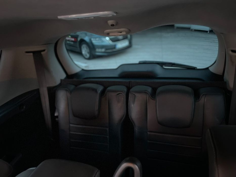 Vând Renault Grand Scenic 1.9, 130 CP, 6 viteze, 7 locuri ( nu Sharan, Galaxy, Turan)