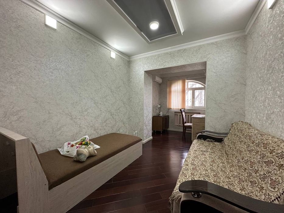 Сдается в аренду квартира (госпитальный рынок) 3/4/4 ,100кв,м