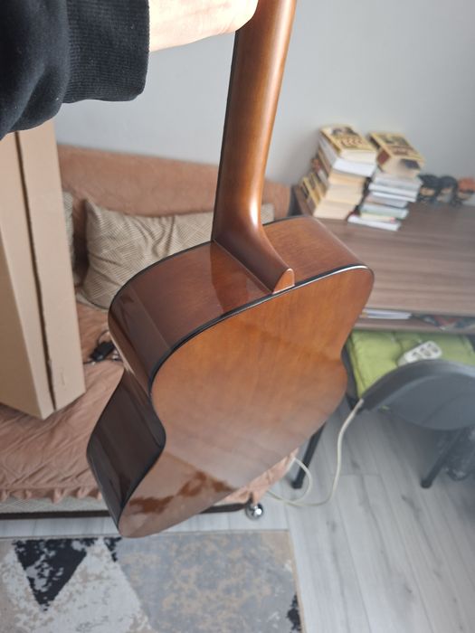 Продам новую не б/у гитару