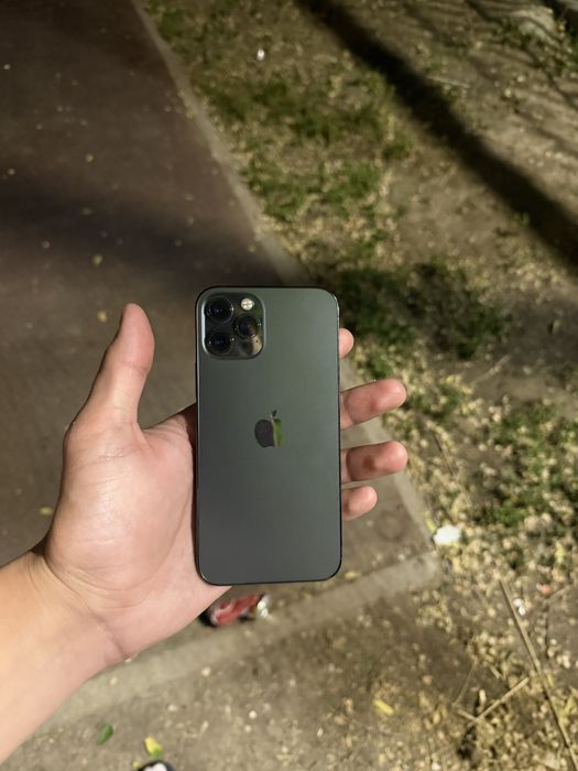 продам iphone 12 pro срочно