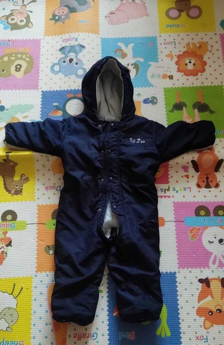 Продам детские  комбинезоны